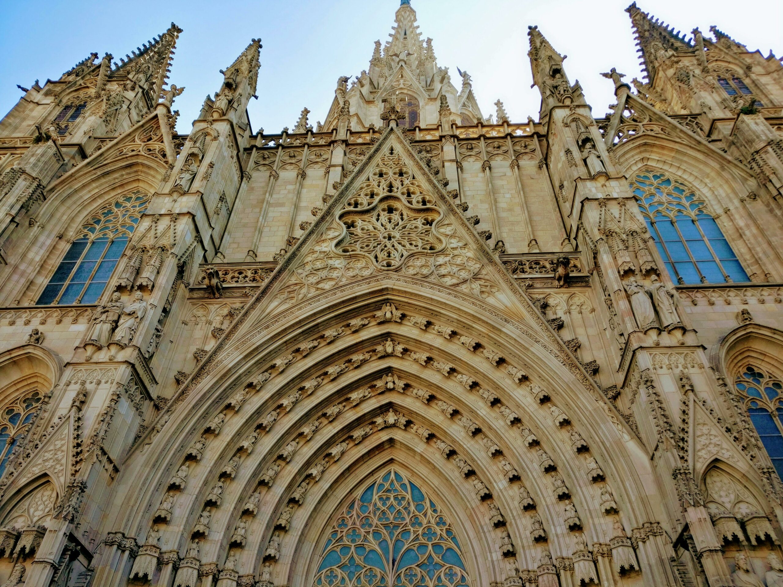 Virtual Live Tour: Experience Barcelona Like Never Before!